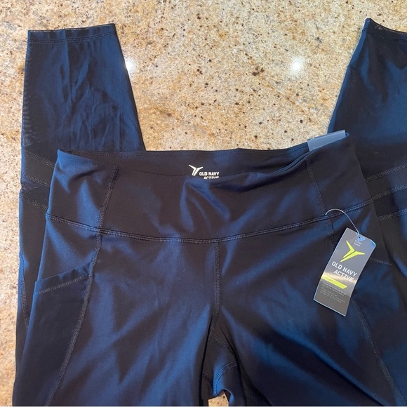 Old navy mesh athletic crops - Picture 2 of 7